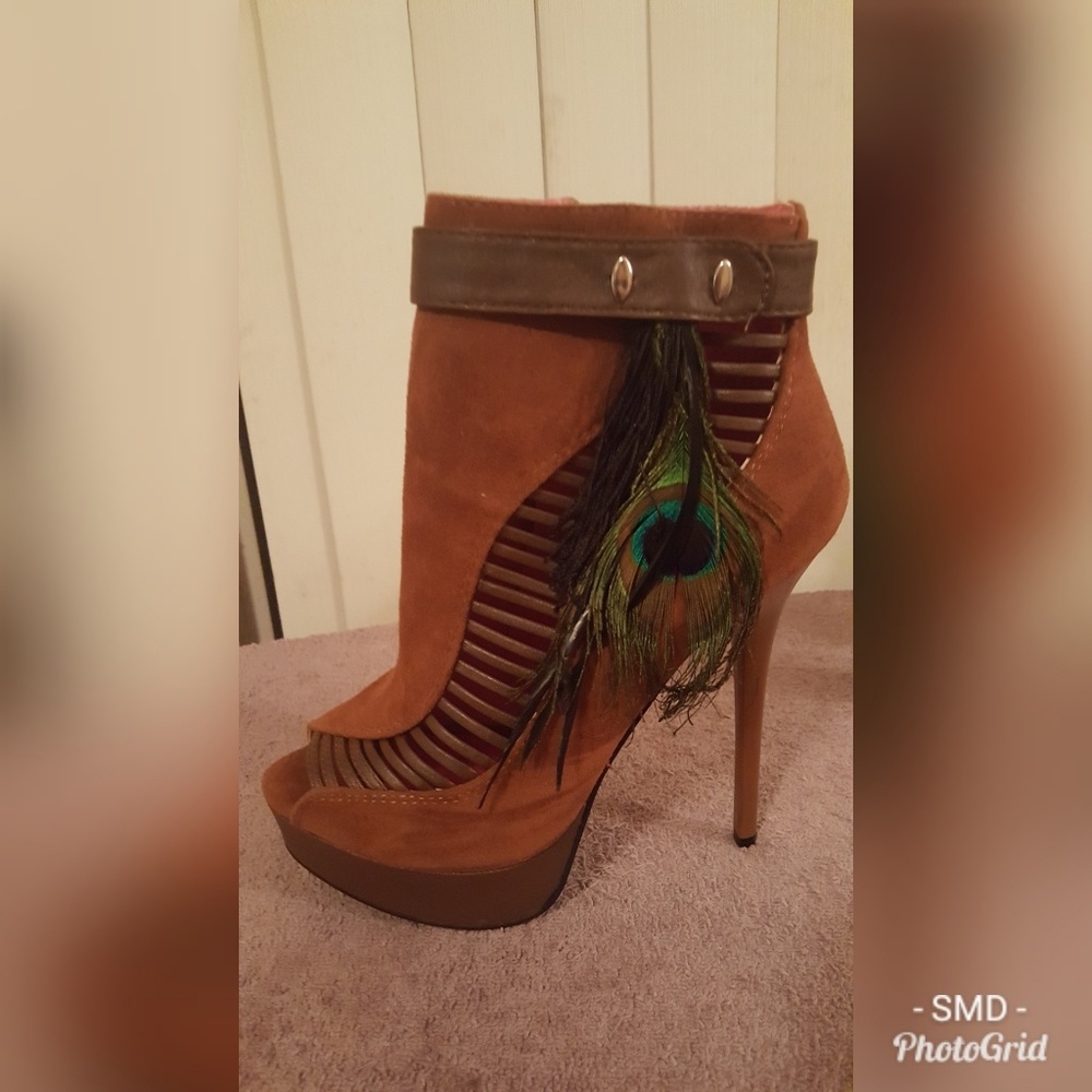 Peep toe ankle boots